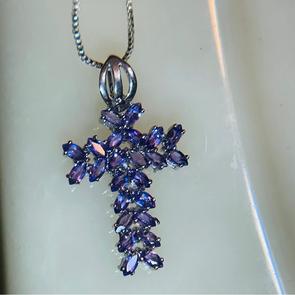 ✝️Beautiful Oval Cut Amethyst 925 Sterling Silver Magnetic Clasp Cross Necklace! - Picture 8 of 15
